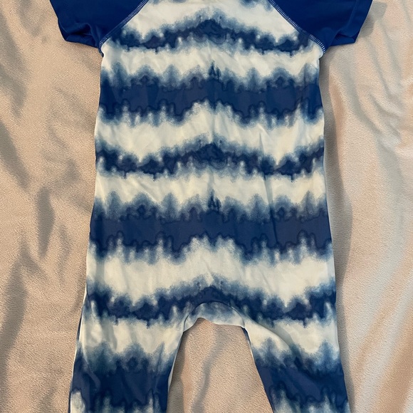 Tucker + Tate 18 month rash guard - Picture 3 of 3